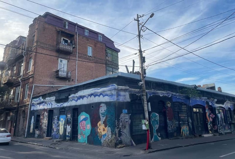 Tbilisi: Street Art & Dezerter Bazaar Tour w/ Tastings - Timing, Walking Distance, and What to Wear