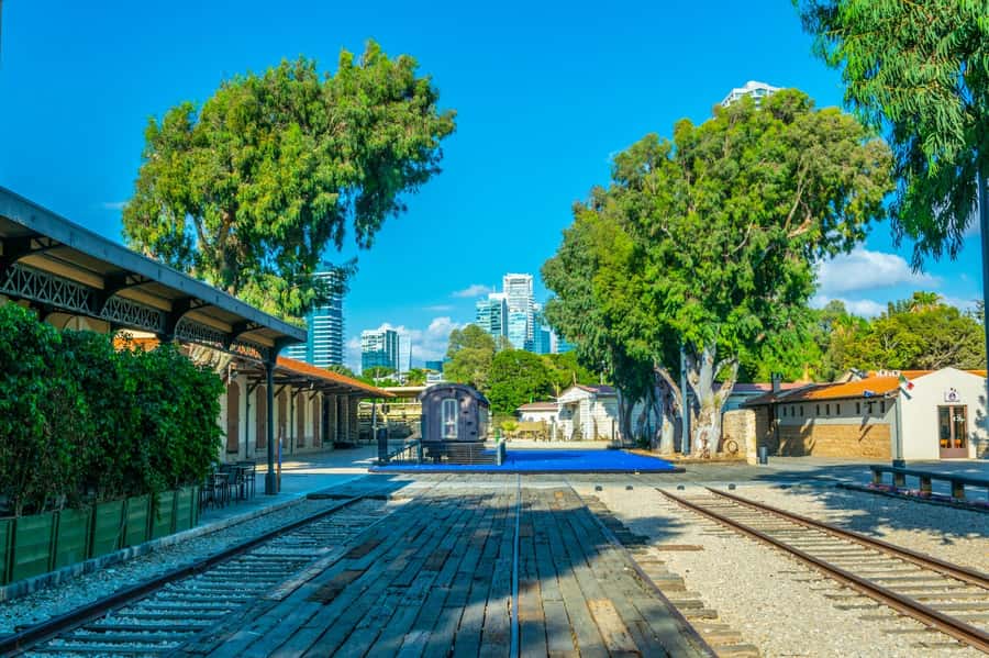 Tel Aviv: Florentin Saturday Walking Tour - Park HaTachana Start: getting your bearings at the Old Train Station