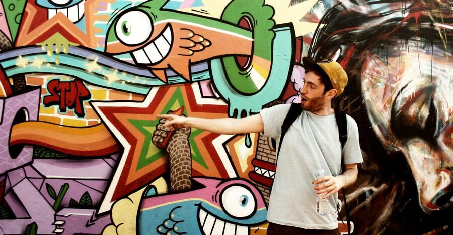 The Original London Street Art Tour (French) - Spitalfields to Brick Lane: tags, stencils, and the art of staying readable