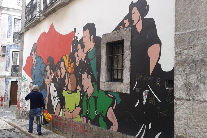The Real Lisbon Street Art Private Guided Tour by Minivan - Lisbon by Minivan: Murals, Graffiti, and District Details That Photos Miss