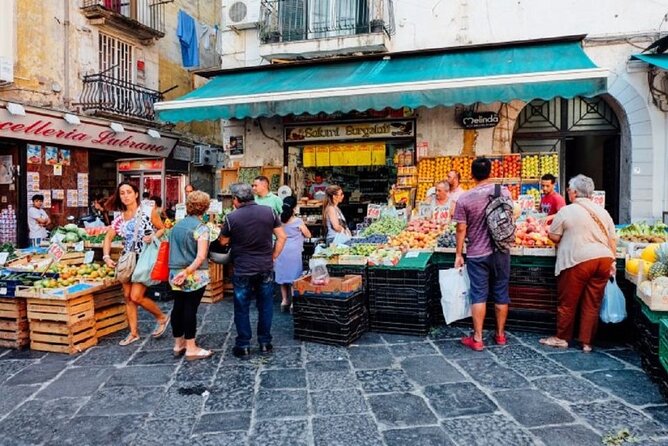 The Spanish Quarters, Street Art and Local Market Tour in Naples - Mercato della Pignasecca: the taste stop that turns sightseeing into street life