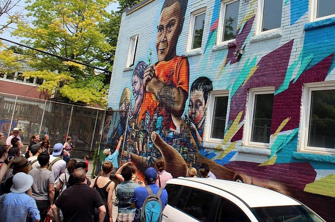 Toronto Graffiti Alley Street Art Walking Tour with an Expert - After the tour: use the Queen Street West location to keep your day moving