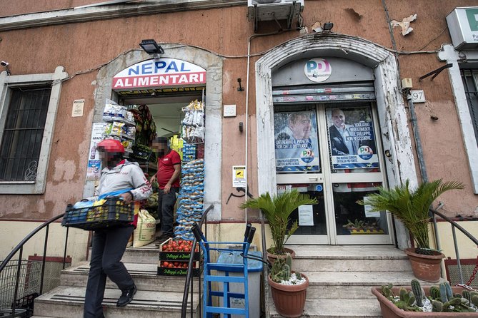 Torpignattara Photo Tour: melting pot, street art and politics - P.za Roberto Malatesta to Arco di Travertino: Easy Start, Clear Finish