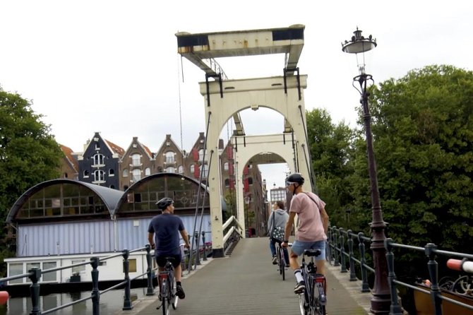Urban Adventures Amsterdam Bike Tour, Graffiti and Magnet Fishing - Where you meet and how the ride is likely to feel