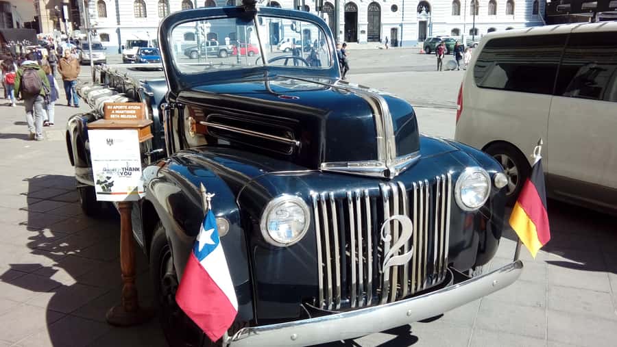 Valparaiso: Street Art, Funiculars and Port City Tour - Pastor Theodor Schmidt Passage and Hotel Manoir Atkinson: Details Worth Slowing Down For
