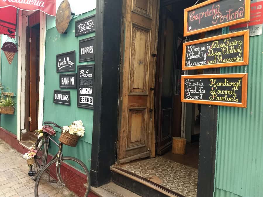 Valparaiso: Street Art, Funiculars and Port City Tour - Pasaje Gálvez Arte Callejero and the Famous Stairs You’ll Want to Photograph twice